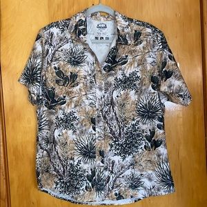 🌻 women’s performance shirt vented and quick dry